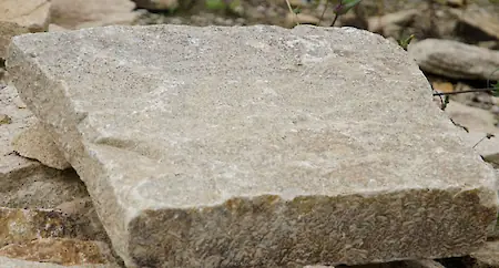 Bild in der Bildergallerie zu Granit Polygonalplatten